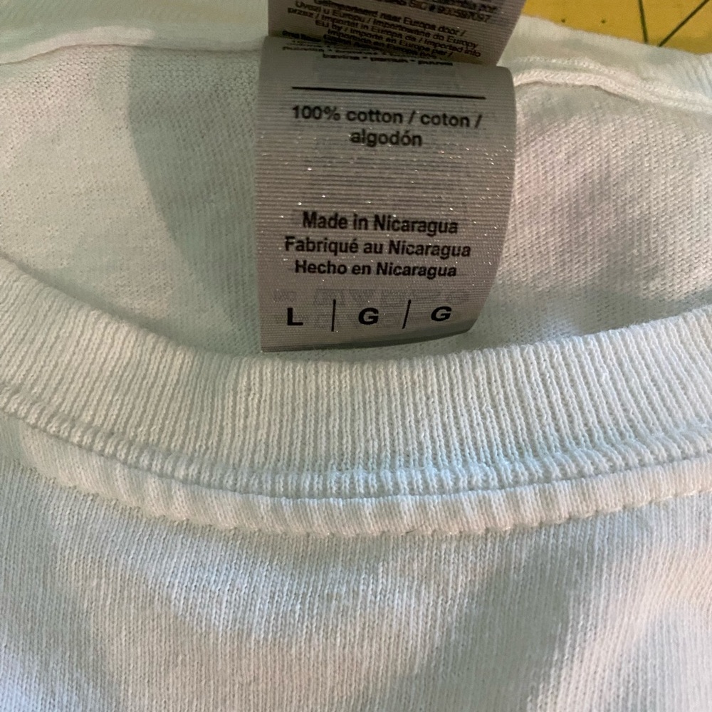 🎁White t shirt with quote - Picture 3 of 5